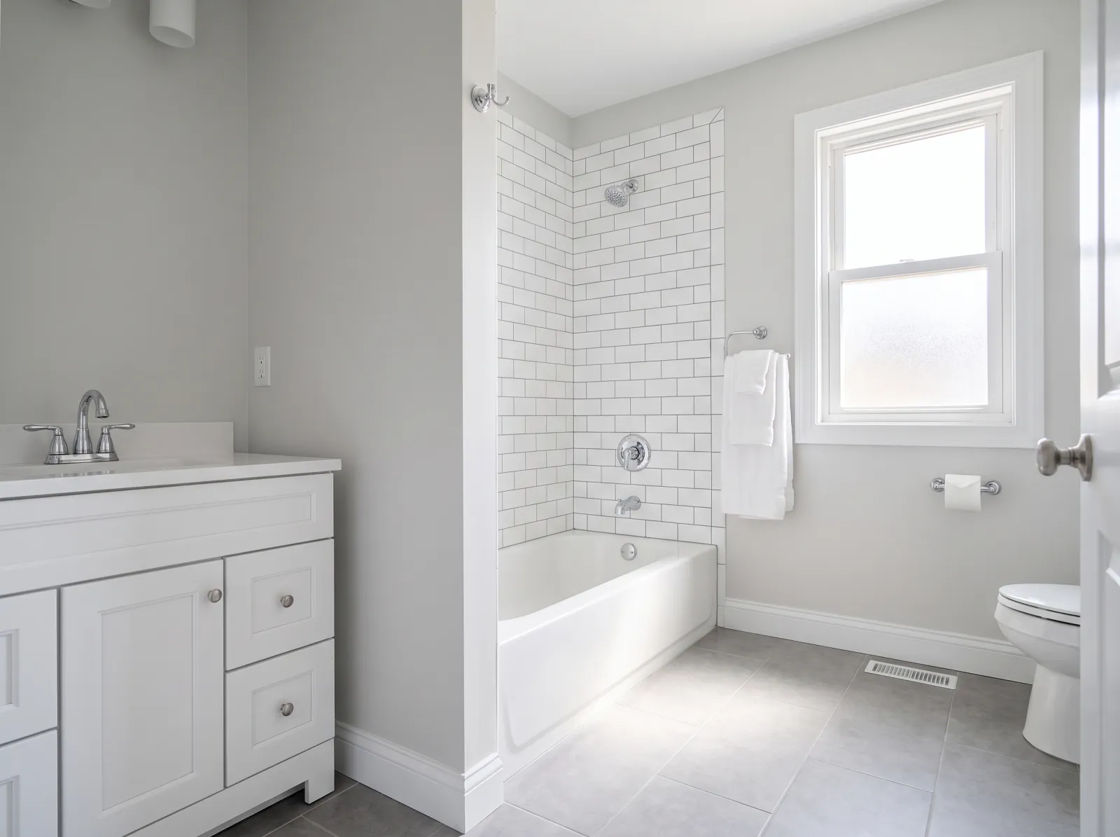 Main bathroom with the Snaptolist finish