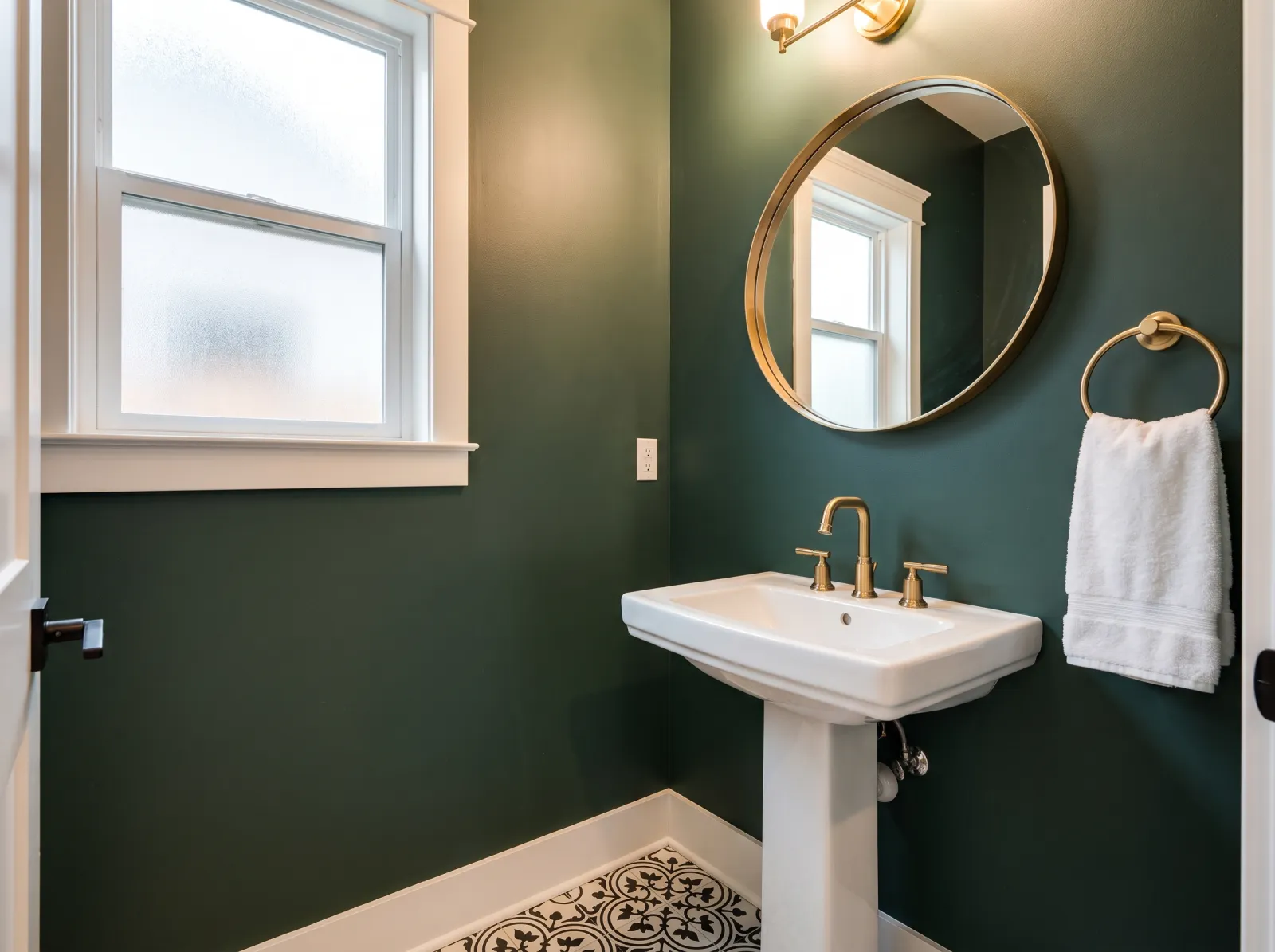 Powder room with the Snaptolist finish